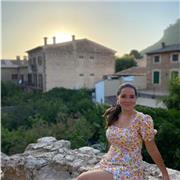 Maestra de Educación Infantil con un máster de Educación Especial, con experiencia en prácticas durante los años de formación.